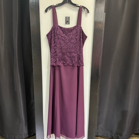 Magic Formals - 2 Piece Suit - Sz Medium - Picture 6 of 7